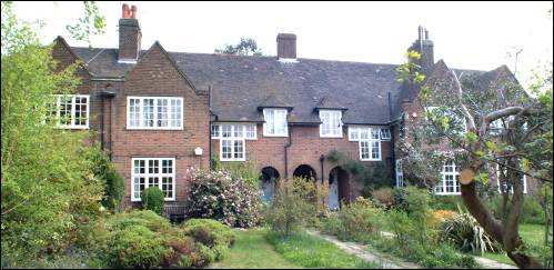 083-85 Corringham Road
